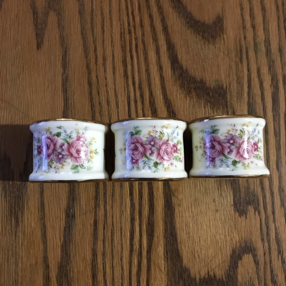 Napkin Rings Ceramic White Floral